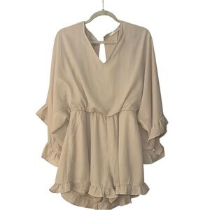 Caramela Cream Flouncy Lined Romper Size M